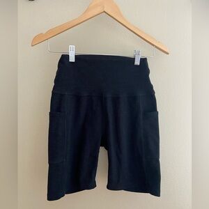 Beyond yoga bike shorts with pockets, size M